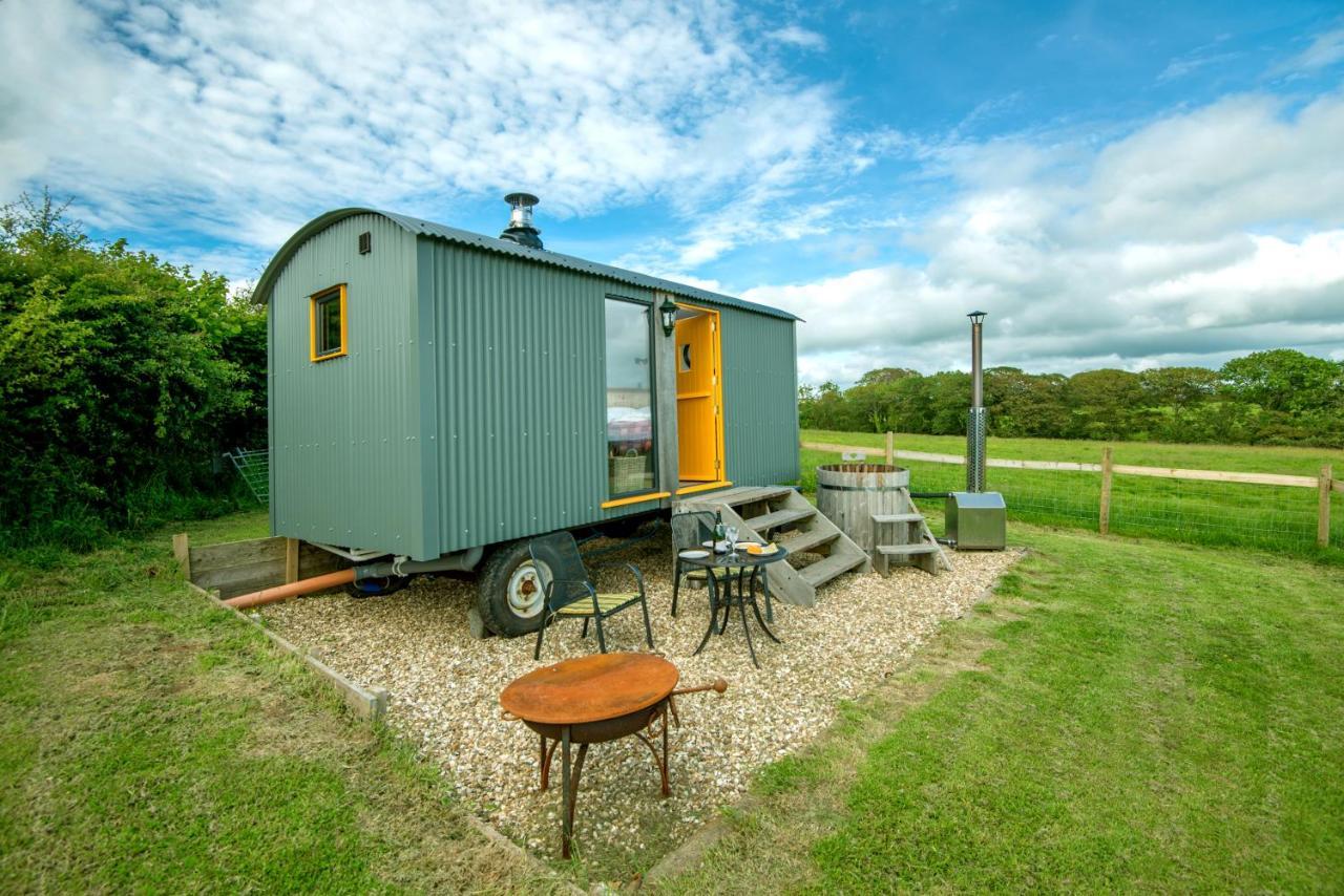 Kidwelly Glamping Hotel ภายนอก รูปภาพ